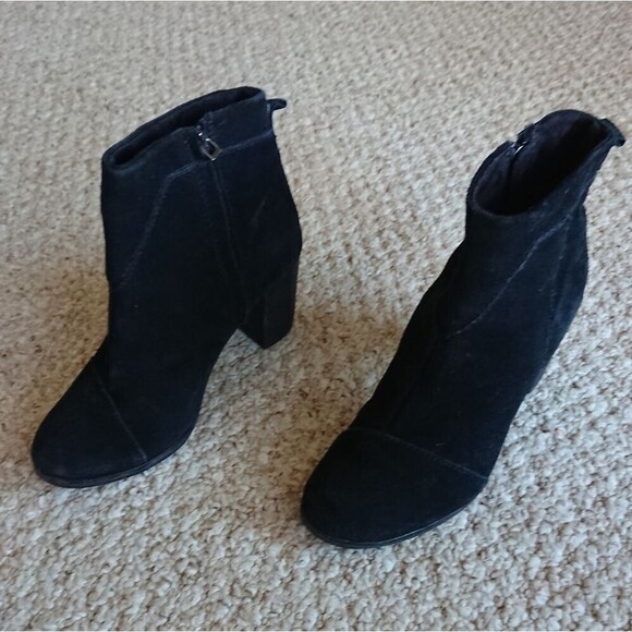 Toms black suede booties size 7 - Picture 6 of 12